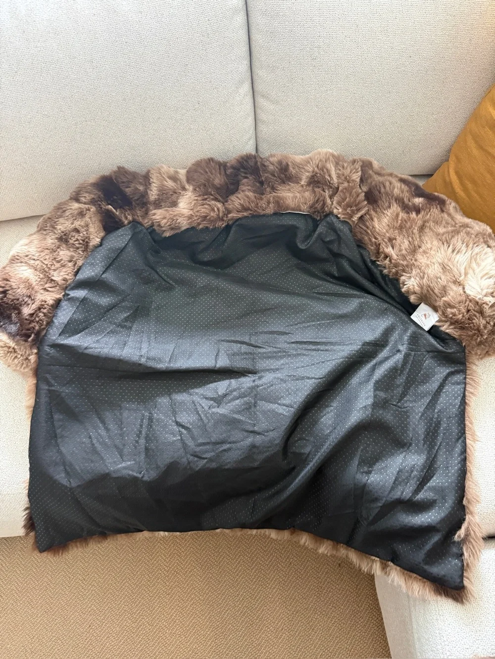 Pelsbarn Luxurious Brown Faux Fur Throw Blanket